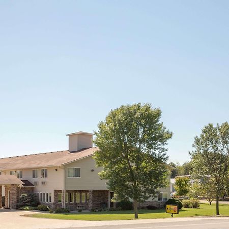 Super 8 By Wyndham Cresco Ia Hotell Exteriör bild