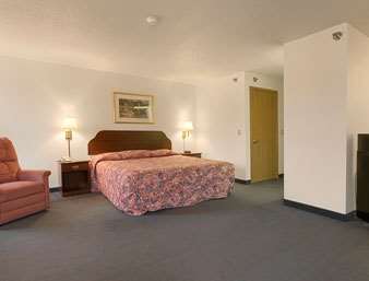Super 8 By Wyndham Cresco Ia Hotell Rum bild